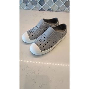 Native Shoes Size J2 Gray EUC!!